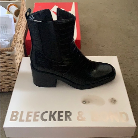 Bleeker &Bond boots - Picture 1 of 2